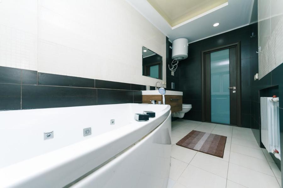 Hotrent Pechersk Lesy 20/22 Kyjev Exteriér fotografie